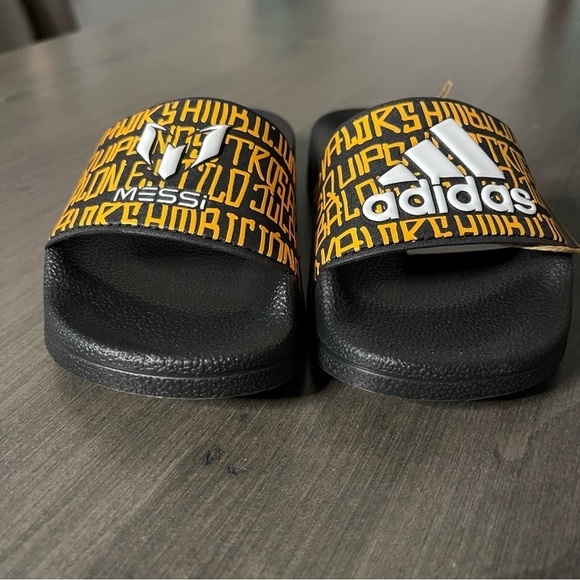Adidas Messi Adilette Kids Shower Slide Sandals size 10 NWT - Picture 7 of 12